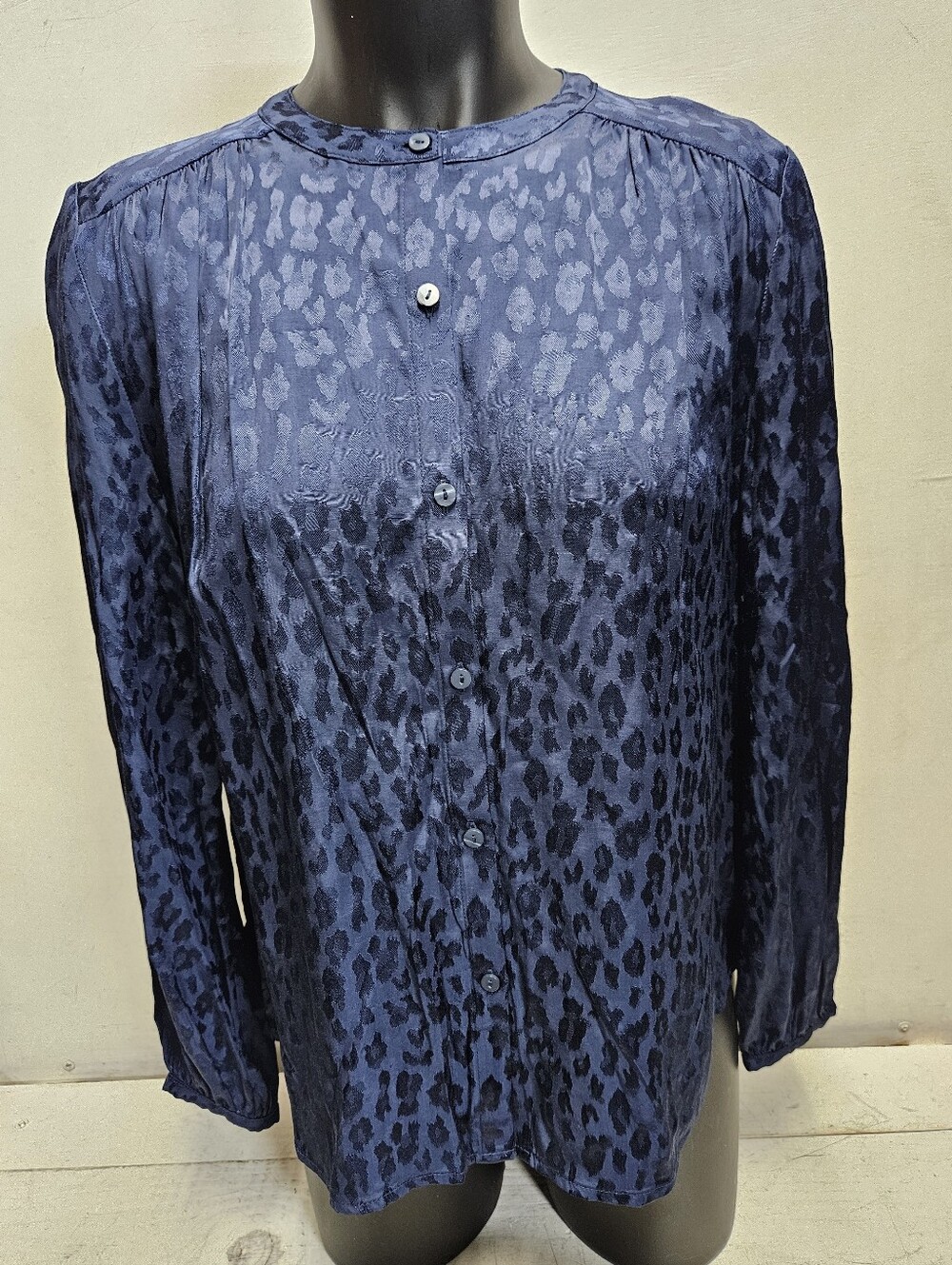 ON 34th XS Blue Jacquard Leopard Print Button Front Shirt Blouse